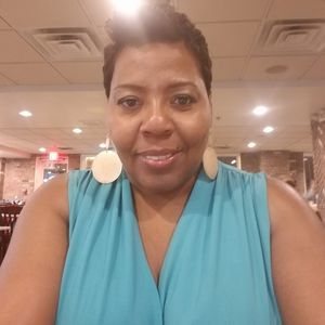 Meet your Posher, Evette